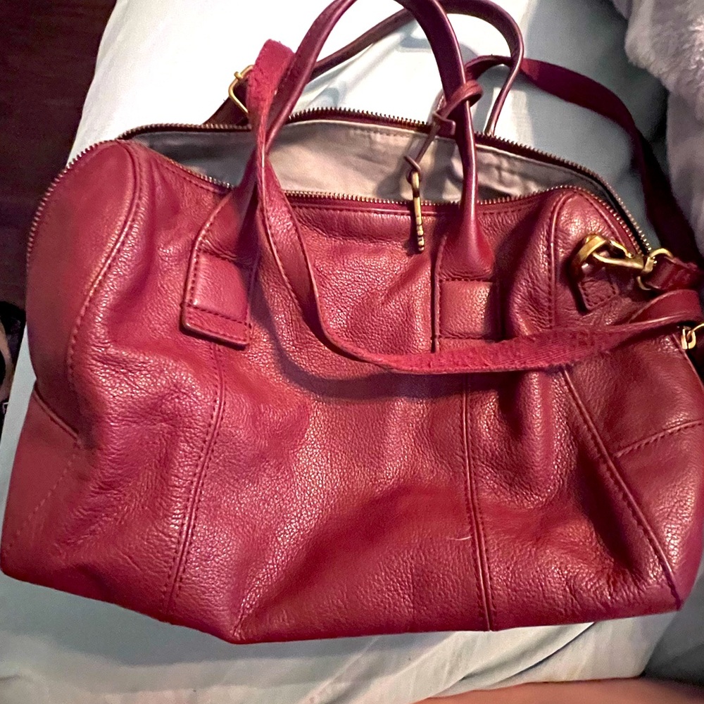Fossil. Maroon. Purse- hand bag with removable shoulder strap.  EUC